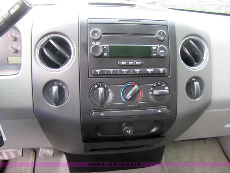 image for item 3511 2005 Ford F150 extended cab pickup truck