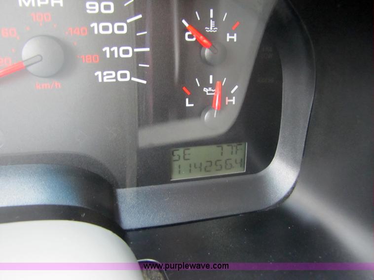 image for item 3511 2005 Ford F150 extended cab pickup truck