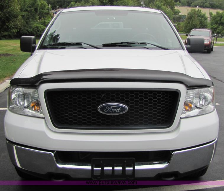 image for item 3512 2005 Ford F150 extended cab pickup truck