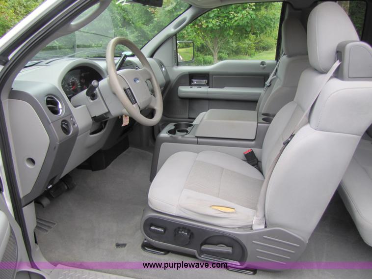 image for item 3512 2005 Ford F150 extended cab pickup truck