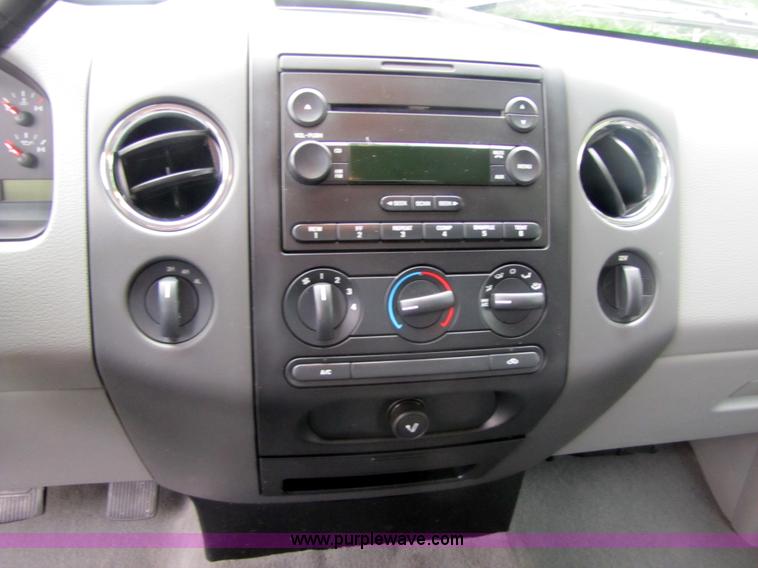 image for item 3512 2005 Ford F150 extended cab pickup truck