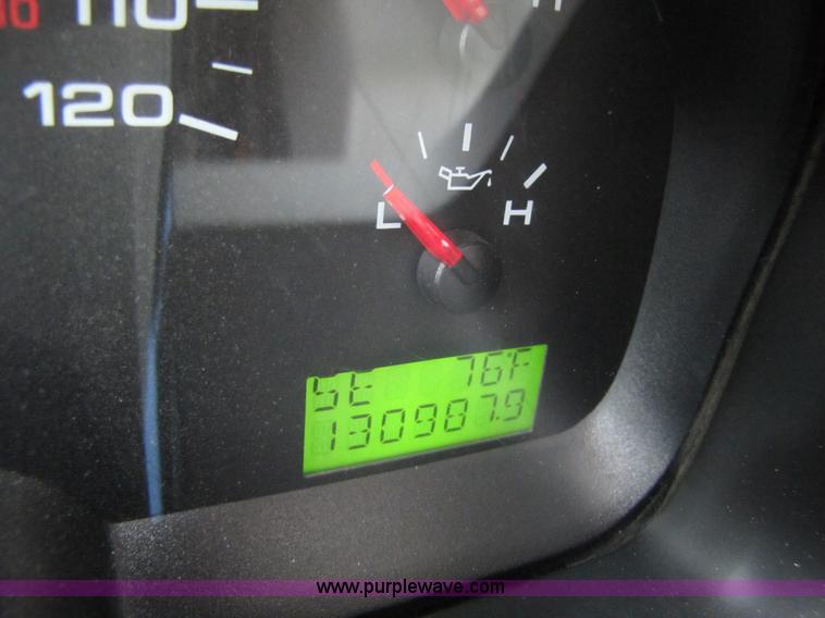 image for item 3512 2005 Ford F150 extended cab pickup truck