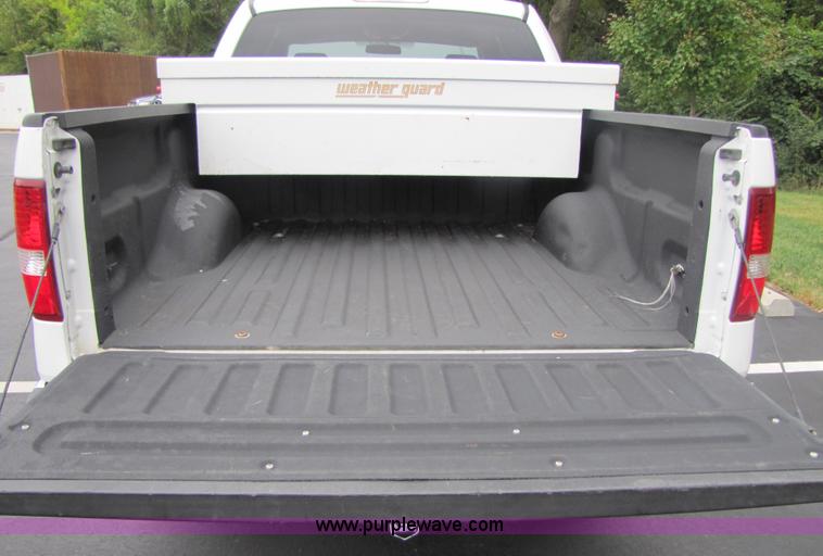 image for item 3512 2005 Ford F150 extended cab pickup truck