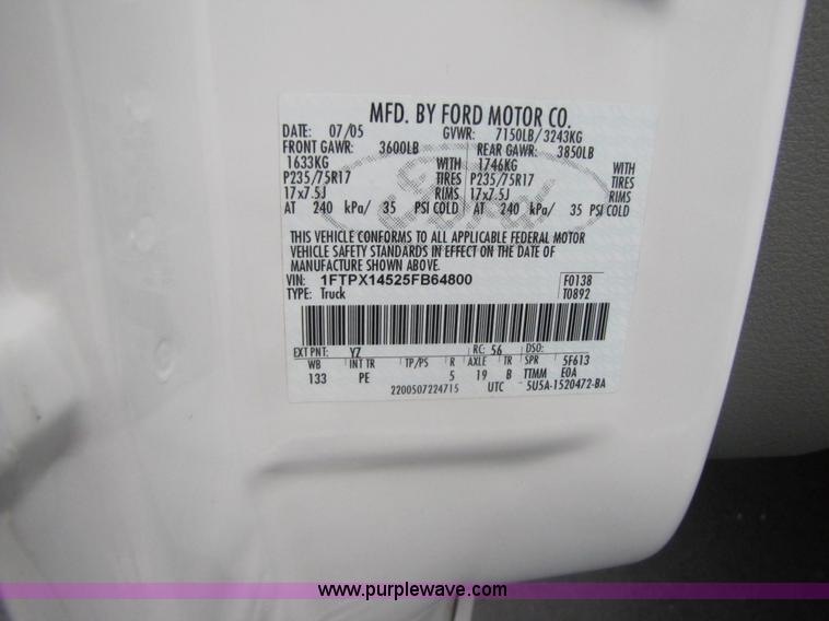 image for item 3512 2005 Ford F150 extended cab pickup truck