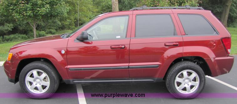 image for item 3513 2008 Jeep Grand Cherokee Laredo