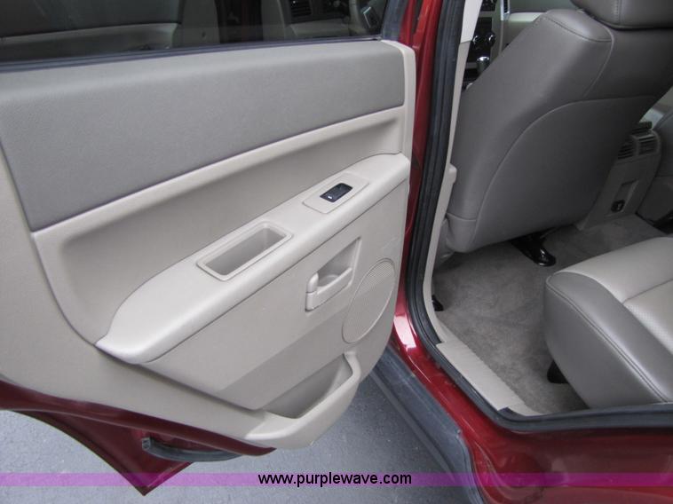 image for item 3513 2008 Jeep Grand Cherokee Laredo