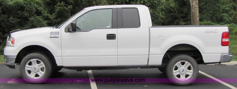 image for item 3514 2004 Ford F150 extended cab pickup truck