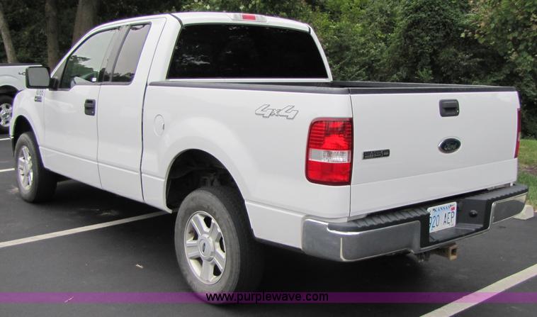 image for item 3514 2004 Ford F150 extended cab pickup truck