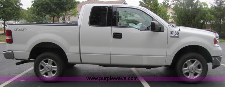 image for item 3514 2004 Ford F150 extended cab pickup truck