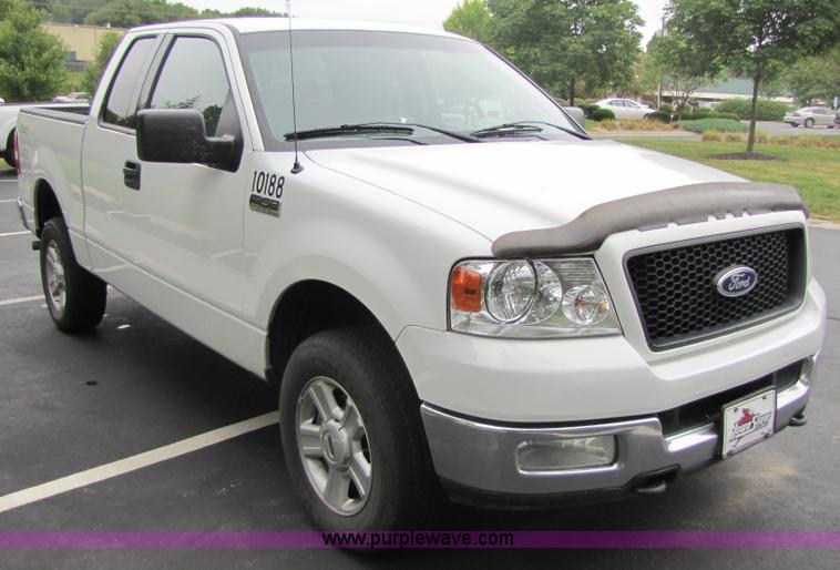 image for item 3514 2004 Ford F150 extended cab pickup truck