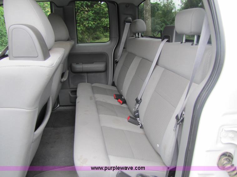 image for item 3514 2004 Ford F150 extended cab pickup truck