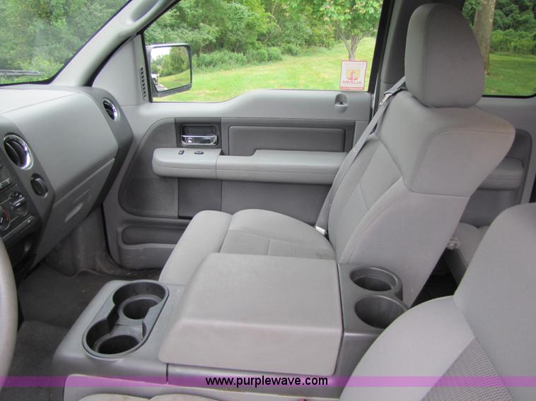 image for item 3514 2004 Ford F150 extended cab pickup truck