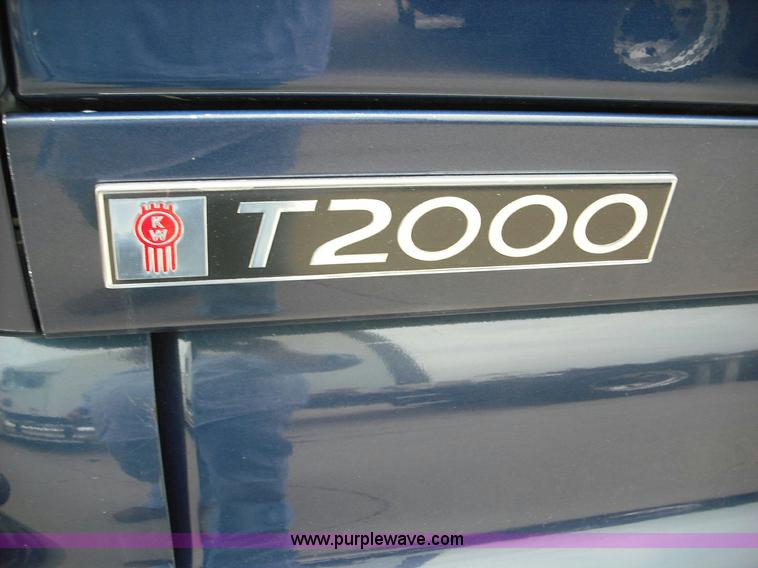 image for item 3623 2005 Kenworth T2000 semi truck