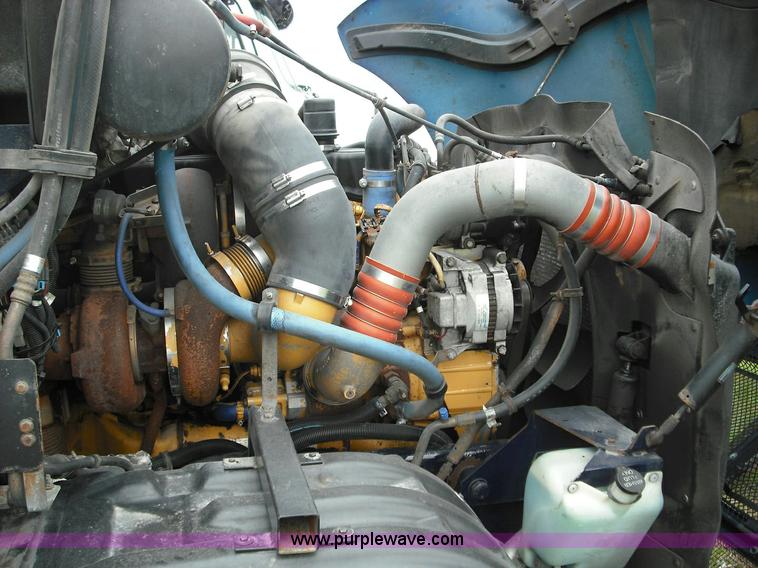 image for item 3623 2005 Kenworth T2000 semi truck