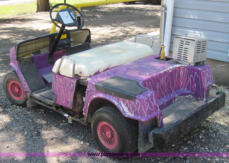 image for item 4121 Yamaha 90LF electric golf cart