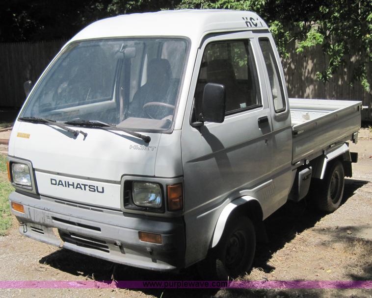 image for item 4595 1992 Daihatsu HiJet mini truck