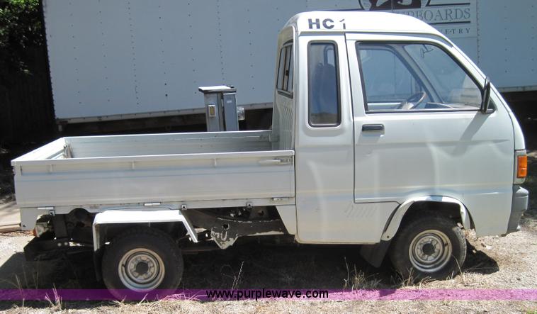 image for item 4595 1992 Daihatsu HiJet mini truck