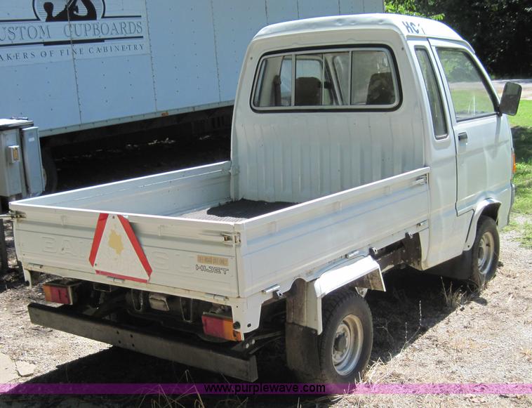 image for item 4595 1992 Daihatsu HiJet mini truck