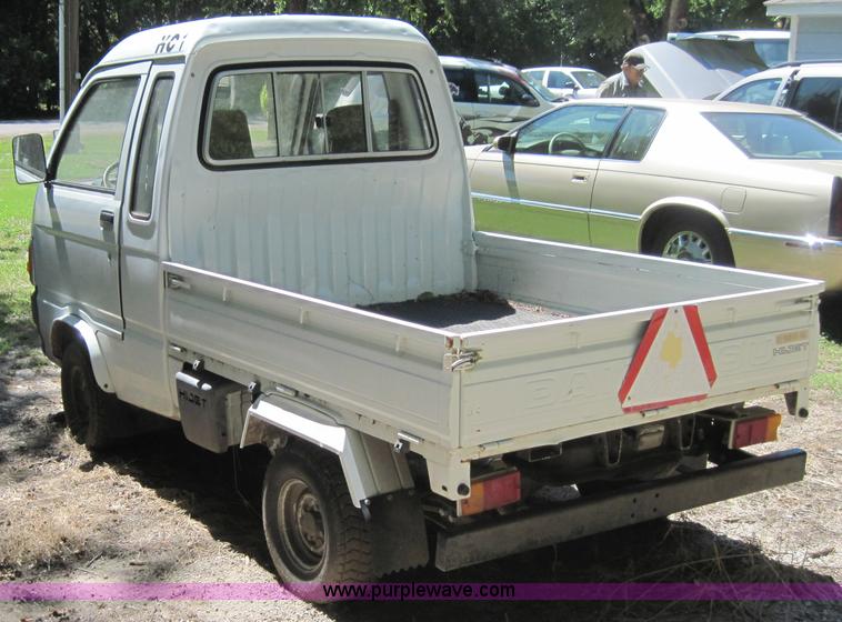 image for item 4595 1992 Daihatsu HiJet mini truck