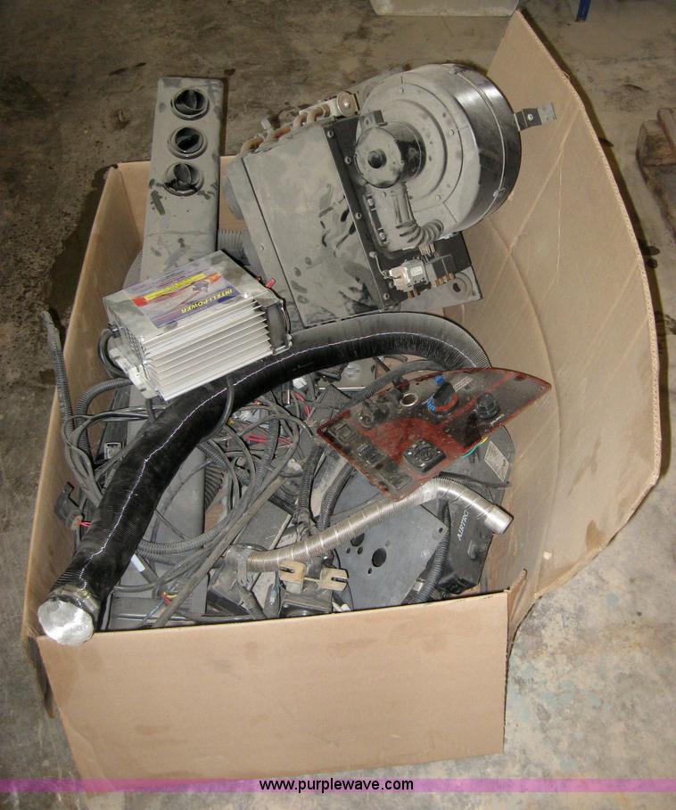 image for item 5560 Semi-truck auxiliary power unit