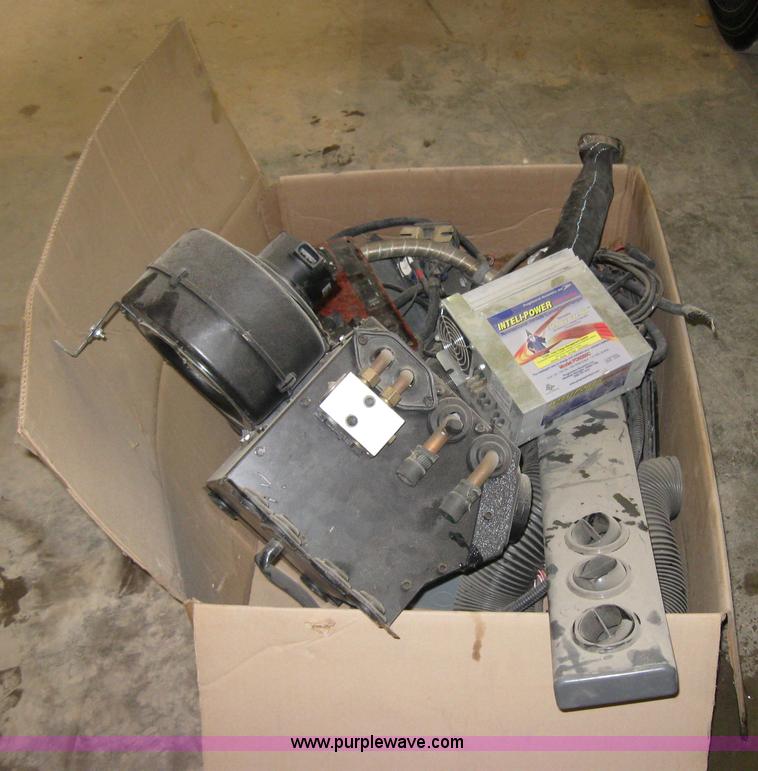 image for item 5560 Semi-truck auxiliary power unit