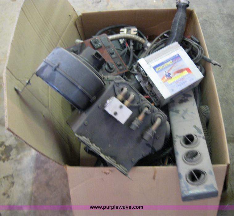 image for item 5560 Semi-truck auxiliary power unit