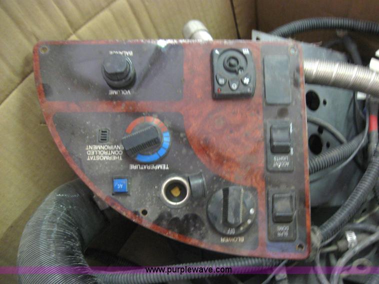 image for item 5560 Semi-truck auxiliary power unit