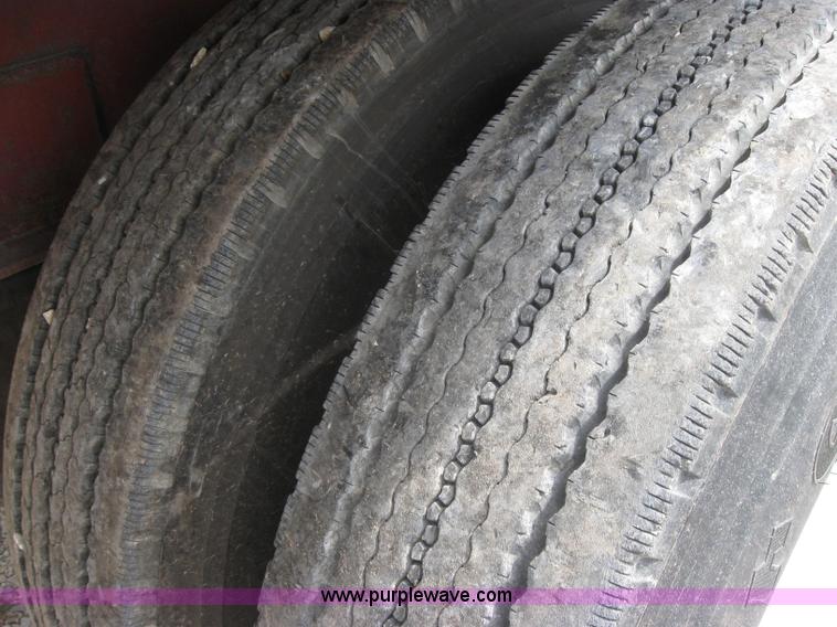 image for item 5562 1987 Lufkin FL-75 45' flatbed trailer