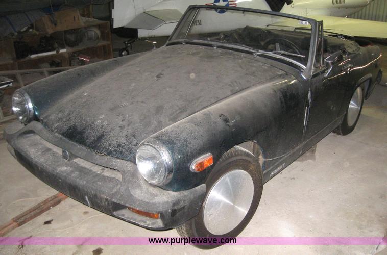 image for item 6167 1977 MG Midget convertible