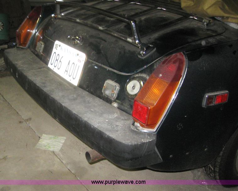 image for item 6167 1977 MG Midget convertible