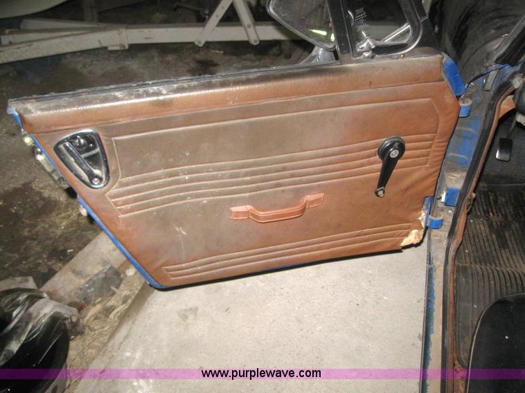 image for item 6167 1977 MG Midget convertible