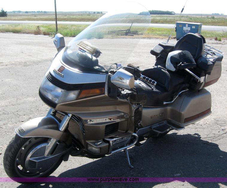 image for item 6168 1988 Honda GL1500A Goldwing motorcycle