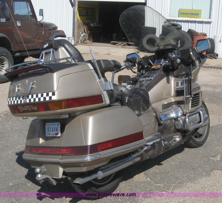image for item 6168 1988 Honda GL1500A Goldwing motorcycle