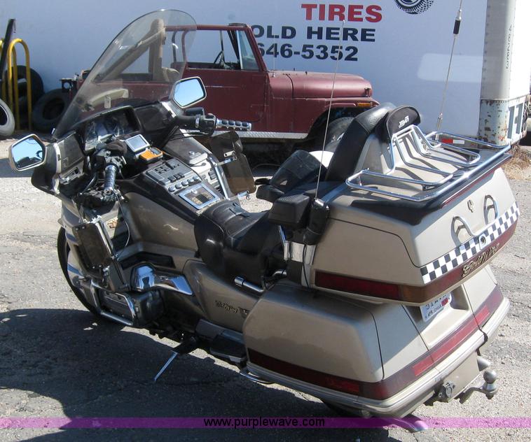 image for item 6168 1988 Honda GL1500A Goldwing motorcycle