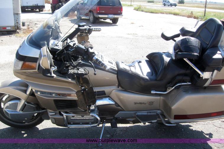image for item 6168 1988 Honda GL1500A Goldwing motorcycle