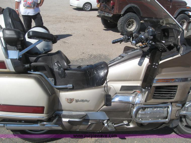 image for item 6168 1988 Honda GL1500A Goldwing motorcycle