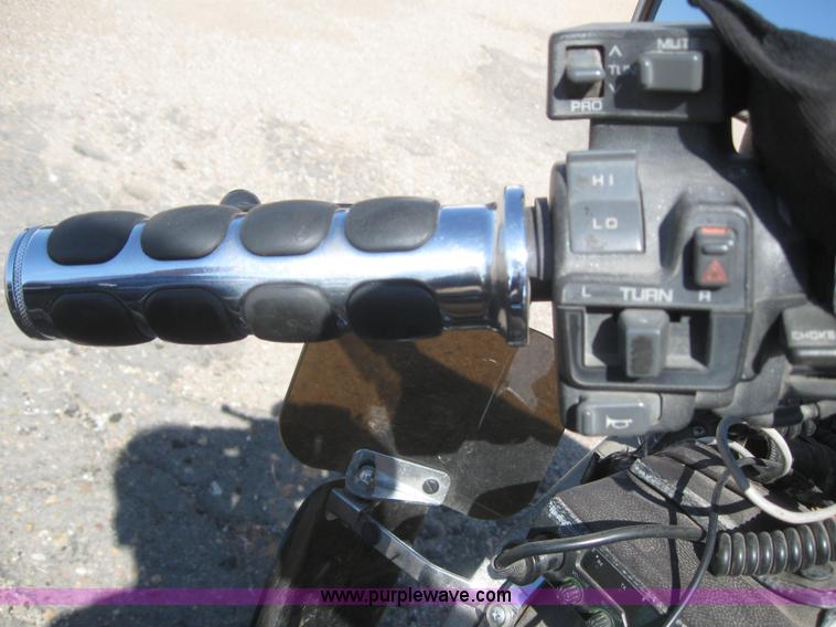 image for item 6168 1988 Honda GL1500A Goldwing motorcycle