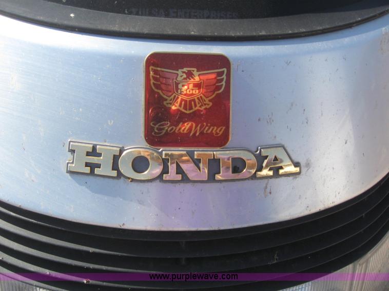 image for item 6168 1988 Honda GL1500A Goldwing motorcycle