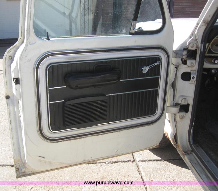 image for item 6178 1969 Ford F250 Camper Special pickup