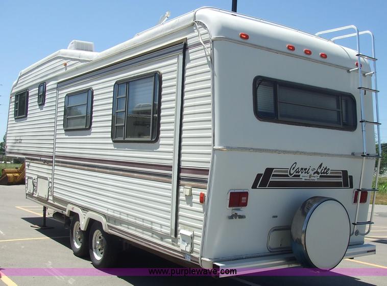 image for item 7118 1992 Carriage Carrie Lite fifth wheel camper