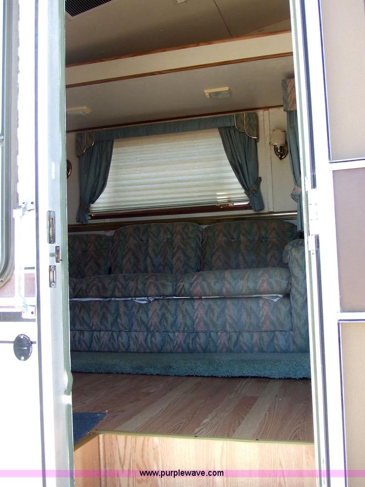 image for item 7118 1992 Carriage Carrie Lite fifth wheel camper