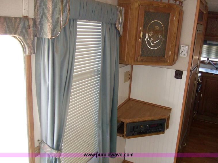 image for item 7118 1992 Carriage Carrie Lite fifth wheel camper