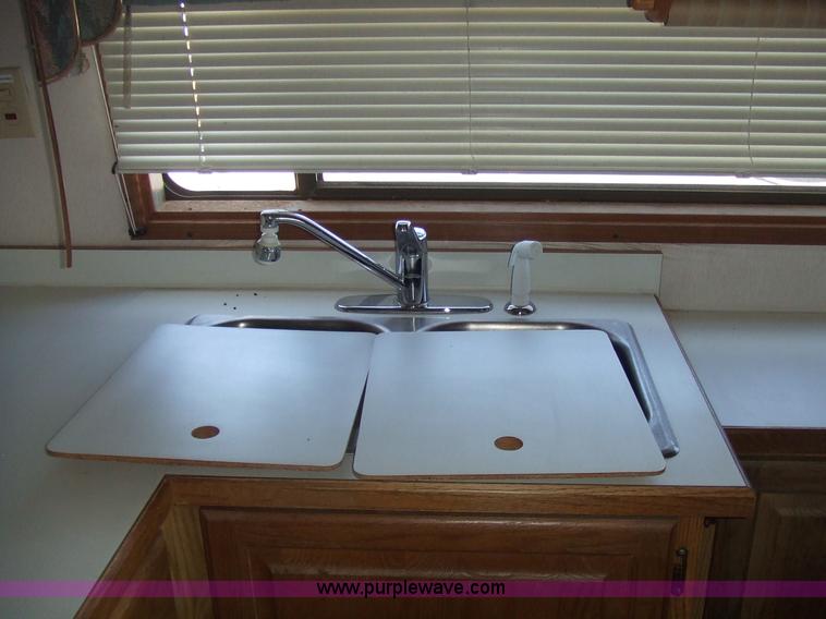 image for item 7118 1992 Carriage Carrie Lite fifth wheel camper