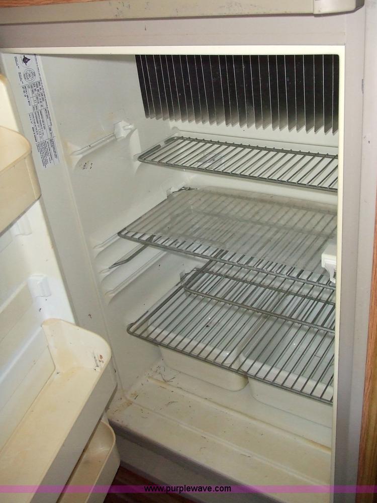 image for item 7118 1992 Carriage Carrie Lite fifth wheel camper