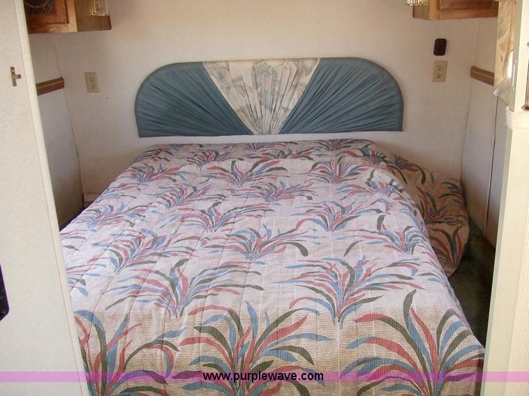 image for item 7118 1992 Carriage Carrie Lite fifth wheel camper