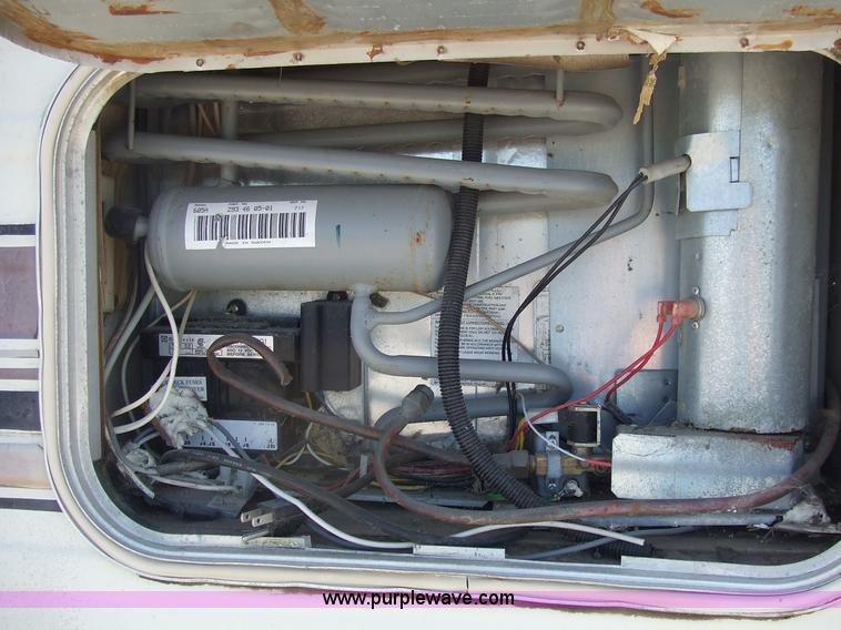 image for item 7118 1992 Carriage Carrie Lite fifth wheel camper