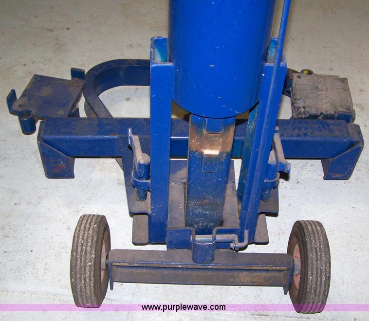 image for item 8014 Gray air over hydraulic jack