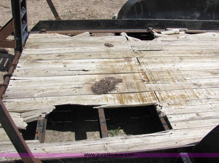 image for item 2090 2005 Globe GTPF6-24 25' trailer