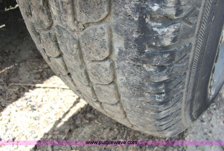 image for item 2090 2005 Globe GTPF6-24 25' trailer