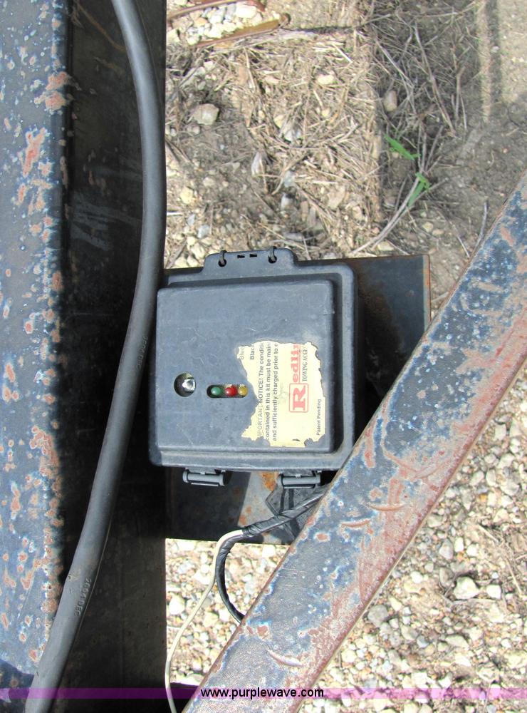 image for item 2090 2005 Globe GTPF6-24 25' trailer